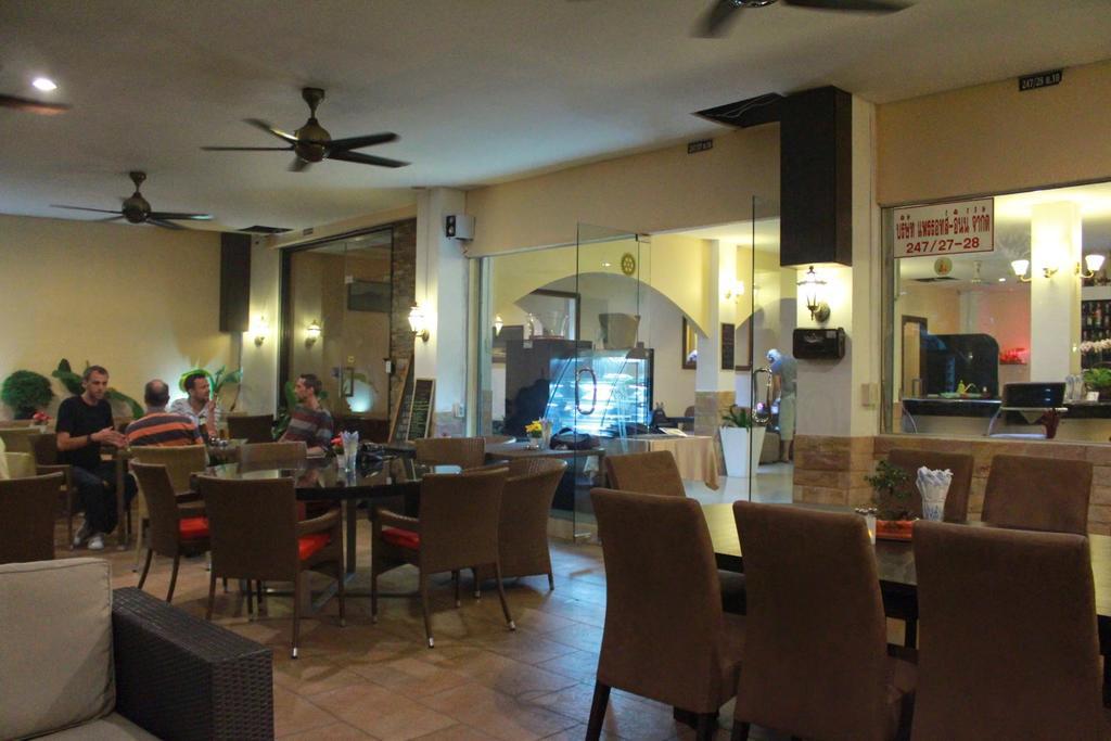 Le Parrots-Inn Джомтьєн-Біч Екстер'єр фото